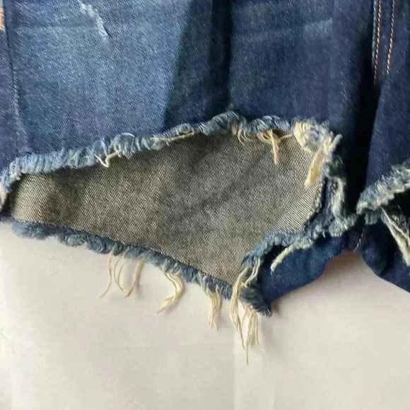RAG & BONE DORIS WOMENS  SIZE 32 CUTOFF JEAN SHORTS GOOD CLEAN CONDITION - Picture 5 of 13